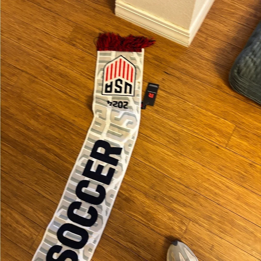 USA soccer 2024 Scarf with Red and White Design